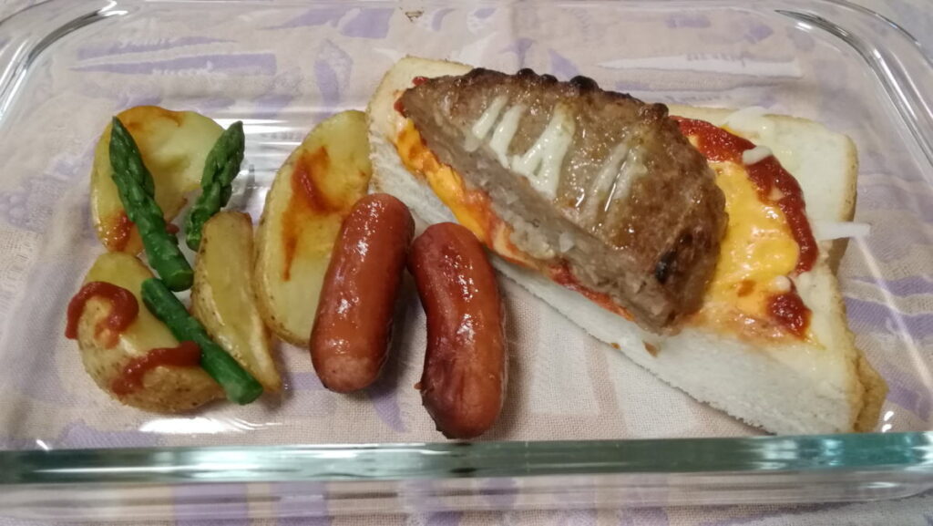 ハンバーグのオープンサンド