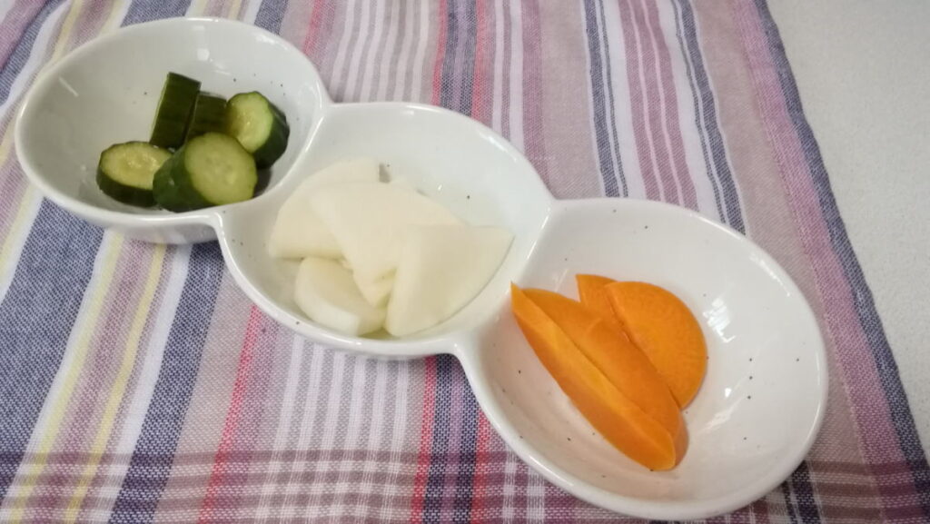 野菜たっぷりちょっとピリ辛甘酢漬け