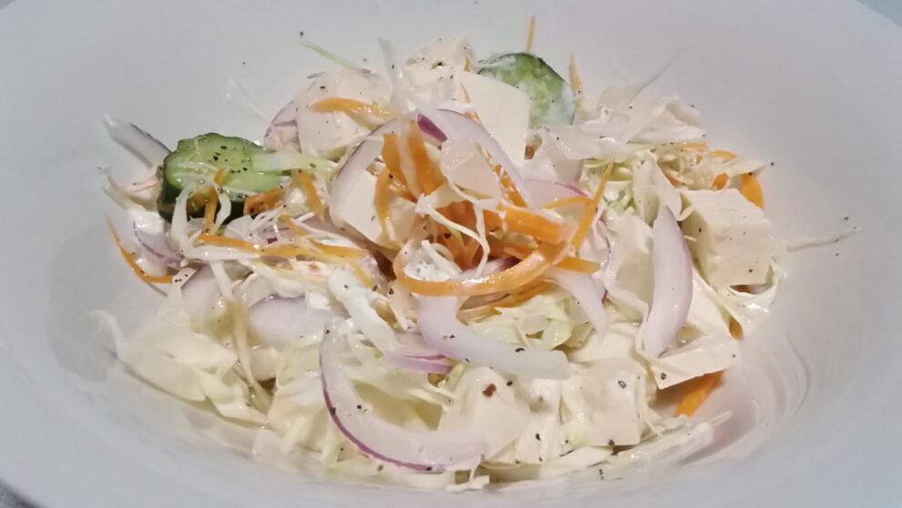 お豆腐とレッドオニオンのサラダ🥗