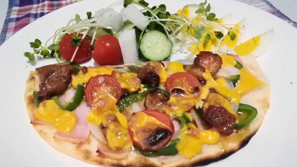 焼き鳥トマトチーズピザ🍅🍕