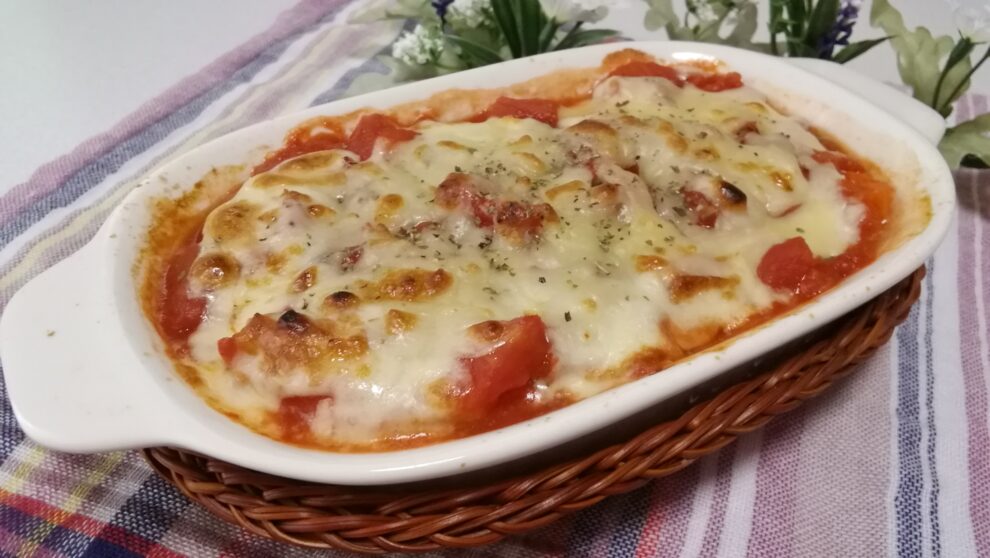 ハンバーグのトマトチーズ焼き🥘