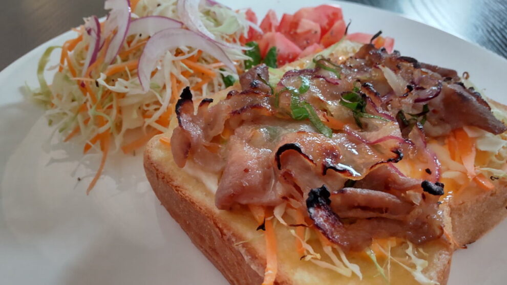 豚生姜焼きのオープンサンド🥪