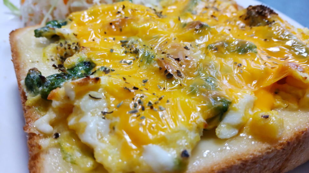 ふわふわたまごとアスパラベーコンのオープンサンド🥪