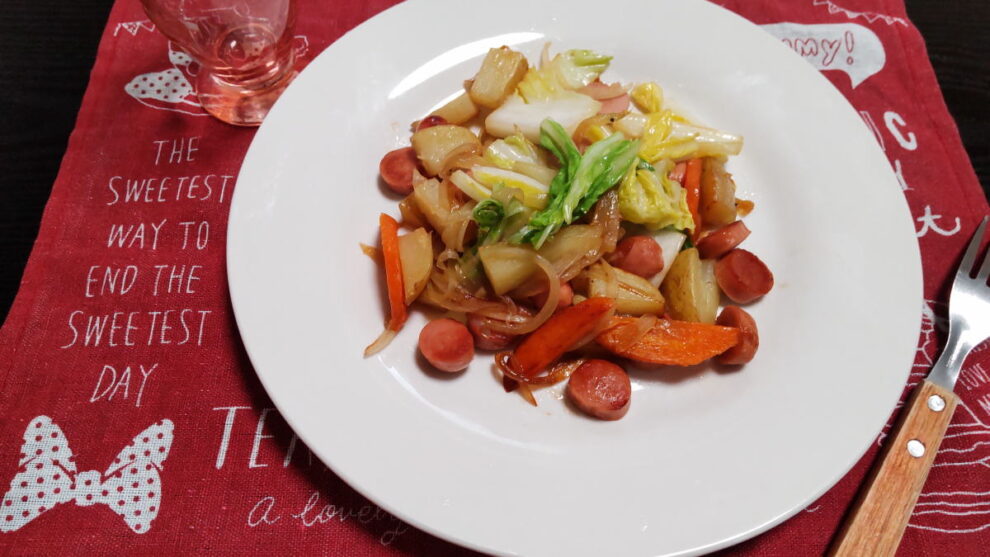白菜とじゃがいもを・・パパッとバター醤油で🥔🥕
