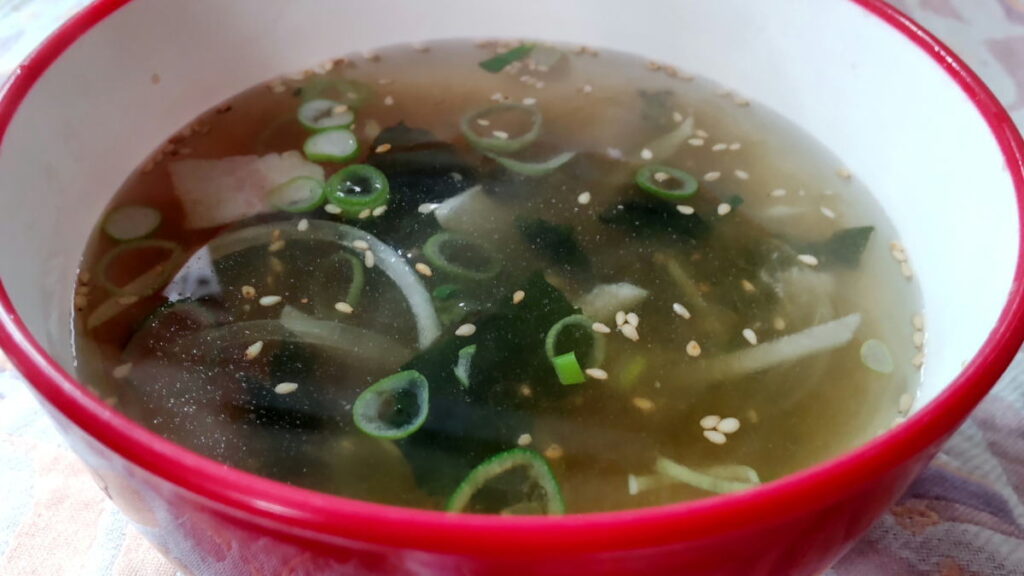 お湯をそそぐだけ・・パパッと簡単！わかめスープ