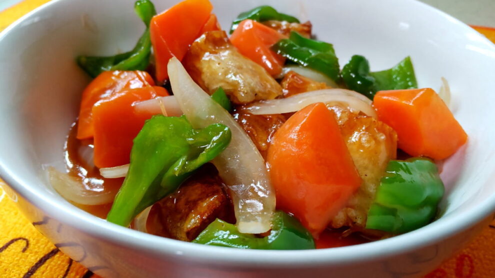 酢豚じゃないよ🤔・・パパッとちくわで作ったよ🫑🧅🥕