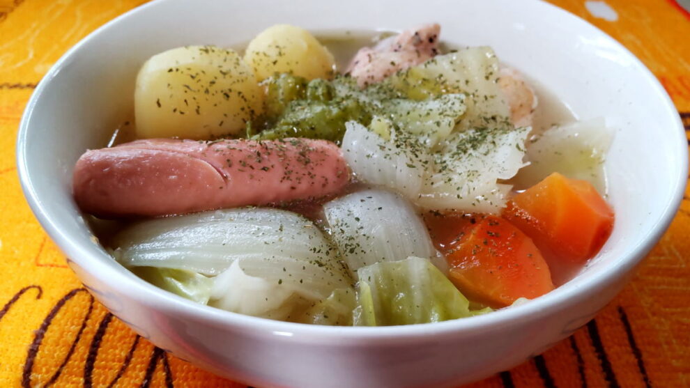 チキンとウインナーで・・パパッと旨味たっぷりポトフ🥔🥕🧅