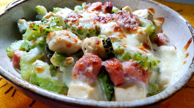 ゴーヤと豆腐のチーズ焼き